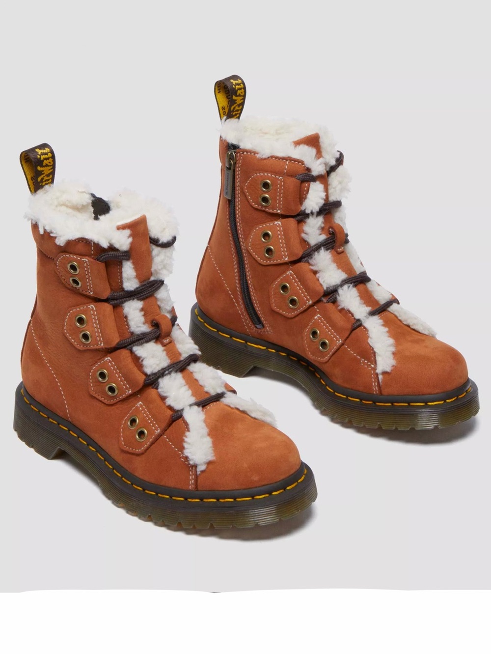 Dr. Martens WOMEN'S 1460
LACE TO TOE FUR LINED BUTTERSOFT LACE UP BOOTS Sz 8